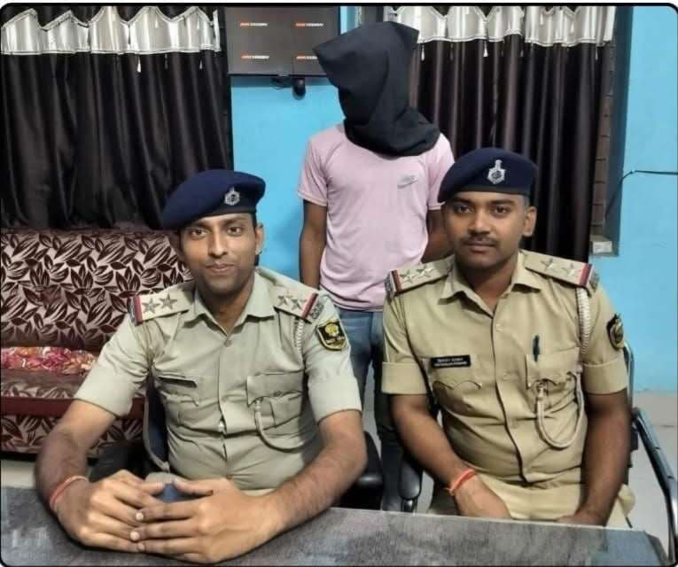 आर्म्स एक्ट के फरार अभियुक्त को पुलिस ने किया गिरफ्तार, भेजा जेल