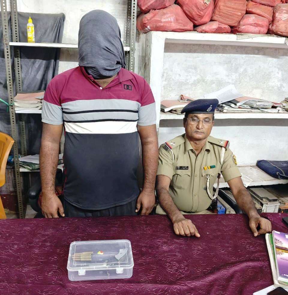 5. वाहन जांच के दौरान कट्टा व कारतूस के साथ अपराधी गिरफ्तार