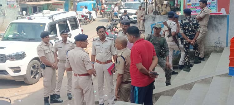 स्कूटी सवार युवक व ई रिक्शा चालक के बीच अबगीला में मारपीट