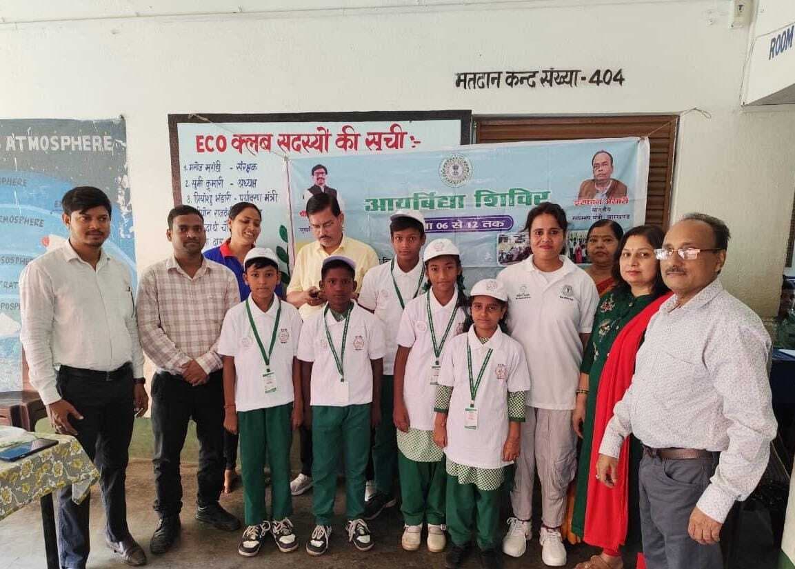 10 विद्यालयों के 50 छात्रों को बनाया गया योग मित्र