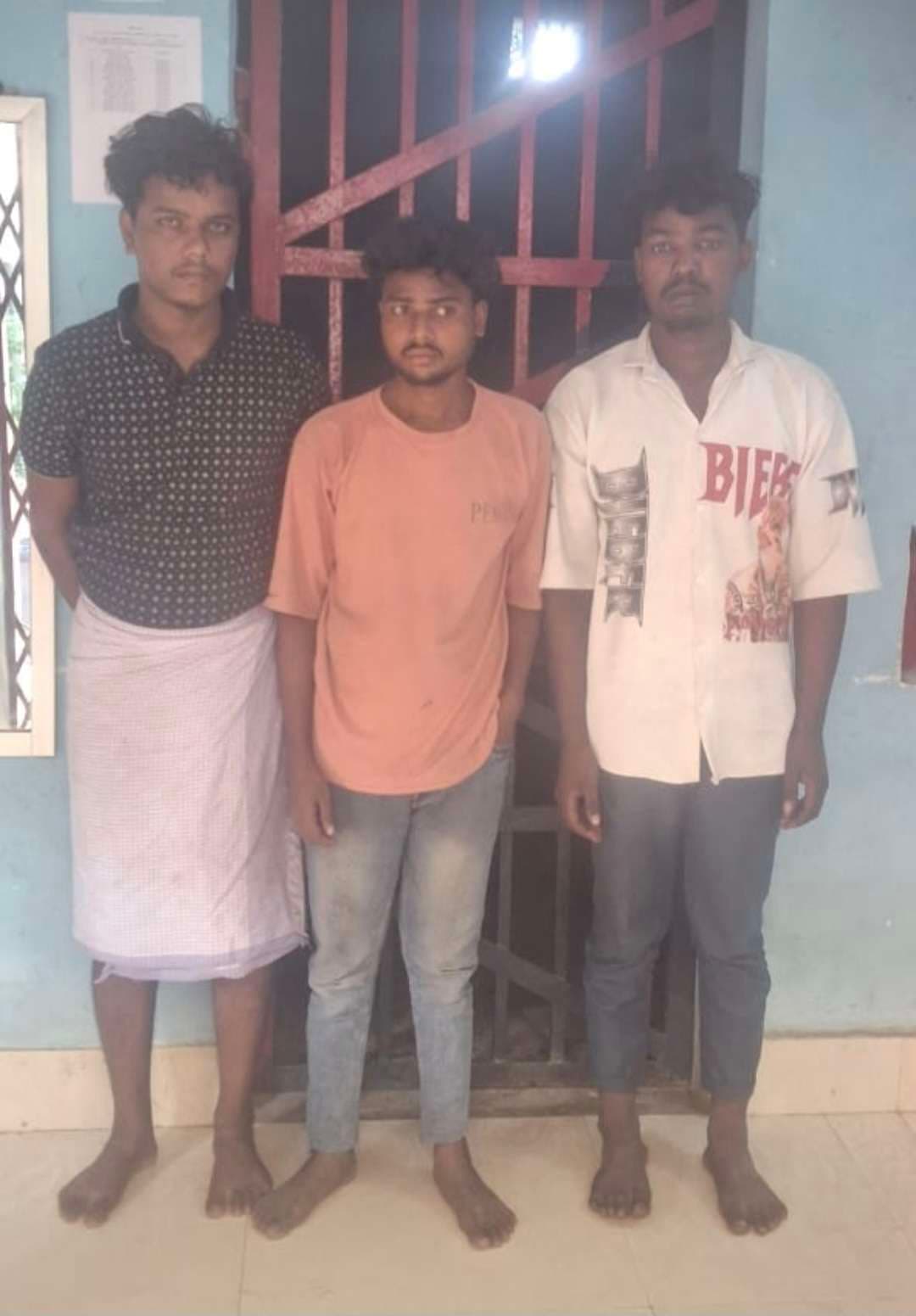 पुलिस ने दो शराबियों व एक चोर को किया गिरफ्तार