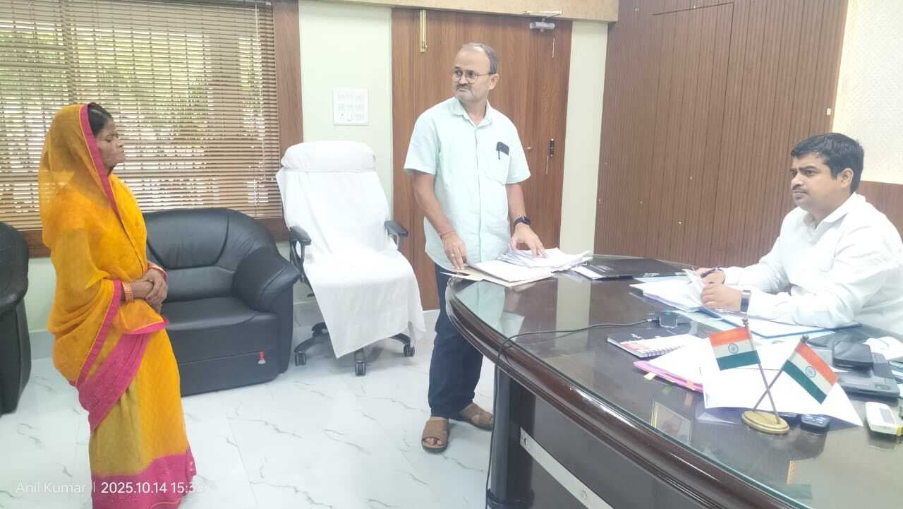 जिलाधिकारी ने की लोक शिकायतों की सुनवाई, तीन वादों का हुआ निष्पादन