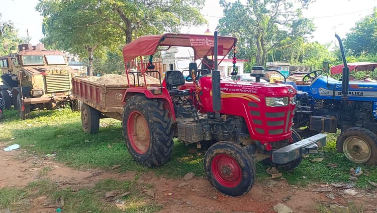 Deoghar news : खान निरीक्षक ने किया निरीक्षण, बालू लोड ट्रैक्टर पकड़ा