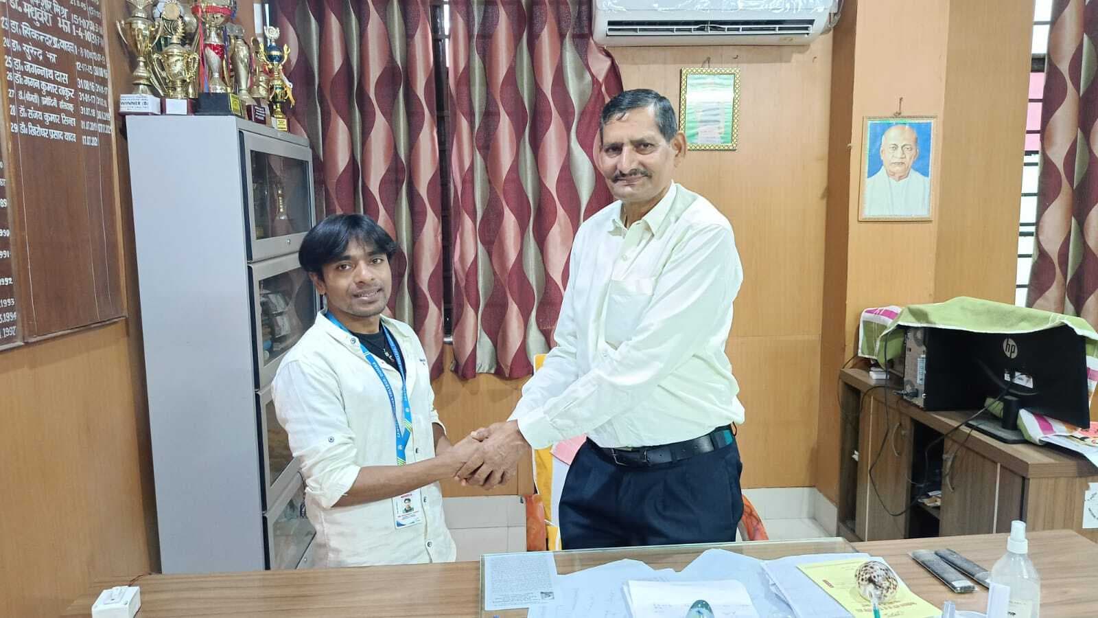 एसपी कॉलेज के शिक्षक ने अंतरराष्ट्रीय स्तर पर बढ़ाया मान