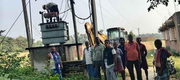 आठ दिन बाद बदला गया ट्रांसफॉर्मर, ग्रामीणों ने ली राहत की सांस