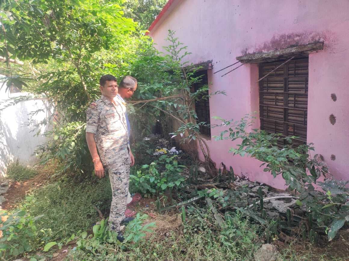 स्कूल में चोरी का प्रयास, दीवारों पर अश्लील तस्वीरें व शब्द लिखे