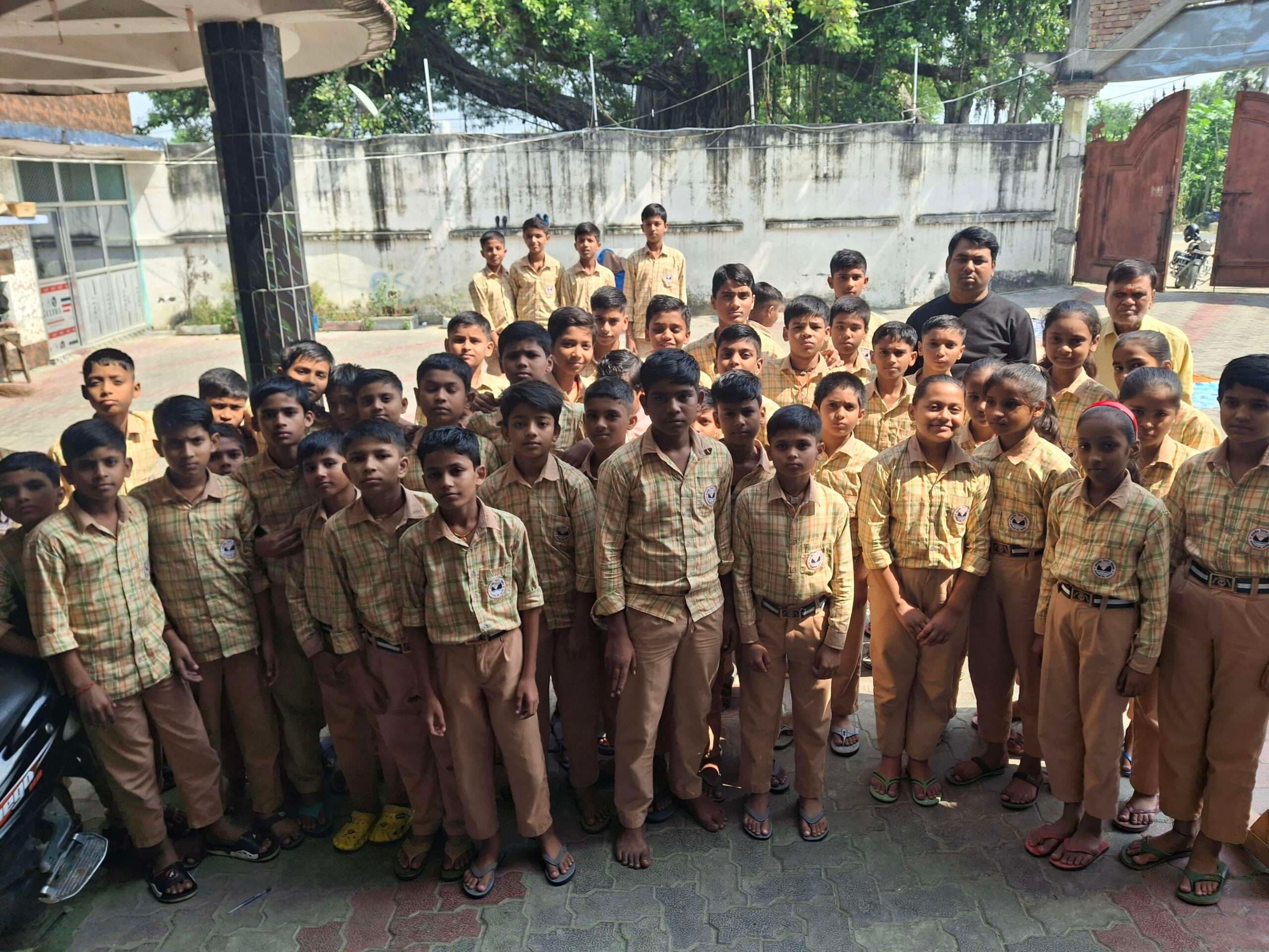 Samastipur News:आवासीय शिवांश विद्यालय के बच्चों ने मतदाताओं को किया जागरूकता