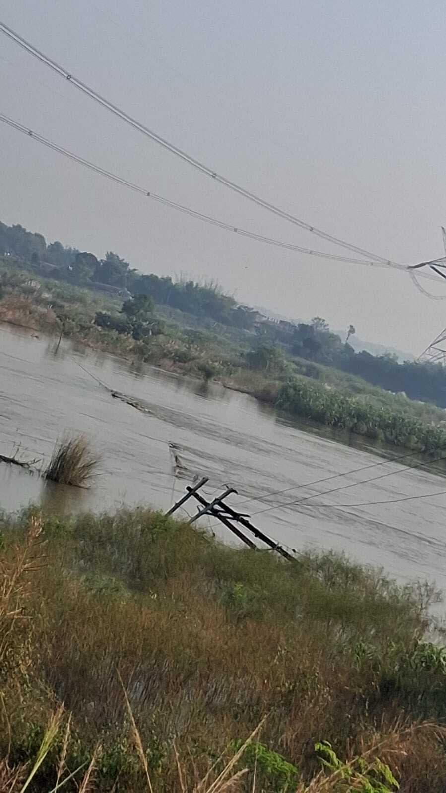 Samastipur News:एचटी पोल गिरने से दसौत फीडर से आपूर्ति ठप