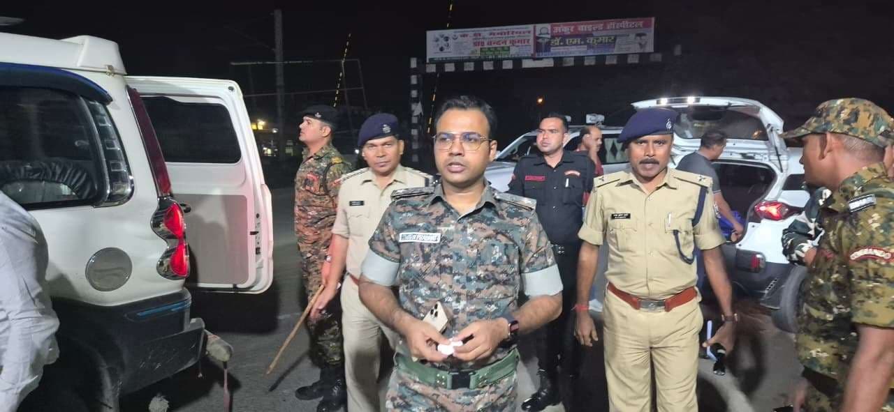 Motihari: एसएसटी चेकपोस्ट का एसपी ने किया निरीक्षण, दिये आवश्यक निर्देश