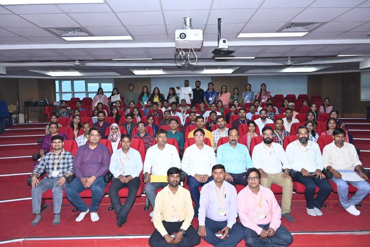 सार्वजनिक पुस्तकालयों में परिवर्तन के सशक्त माध्यम बनने की क्षमता : विष्णु