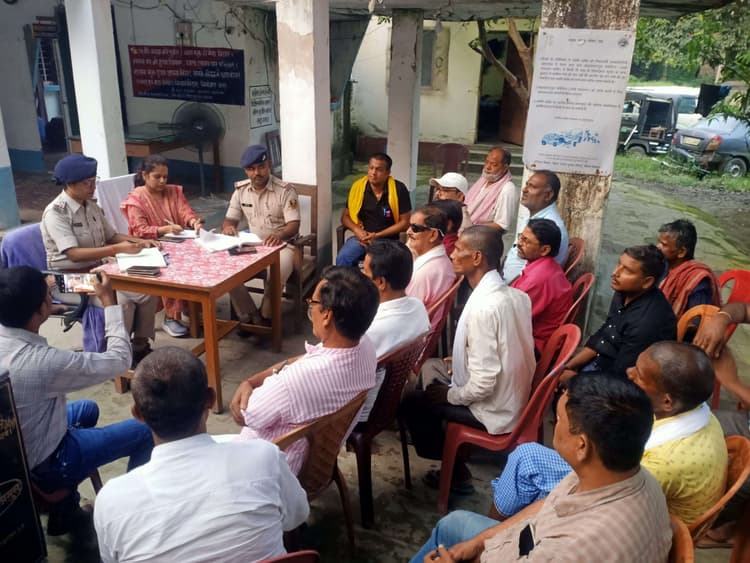 दीपावली व छठ महापर्व को लेकर शांति समिति की हुई बैठक