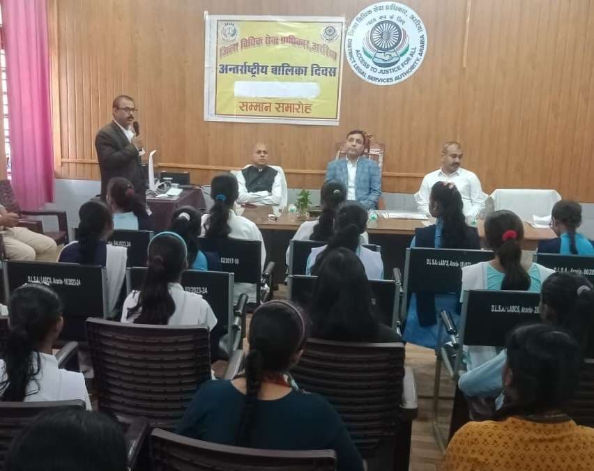 16 मेधावी छात्राओं को किया सम्मानित