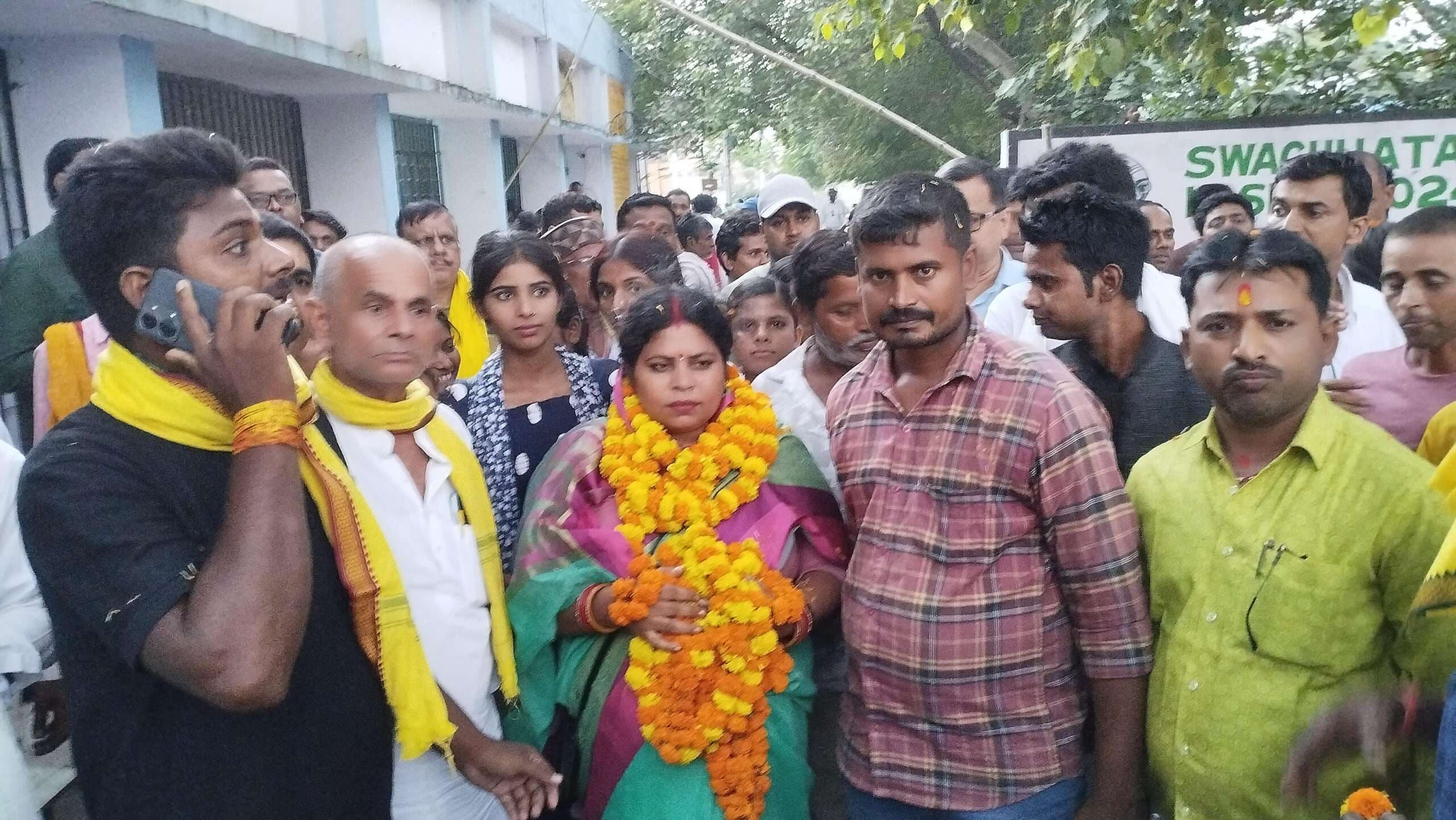 Samastipur News:हसनपुर से जन सुराज पार्टी की प्रत्याशी ने किया नामांकन