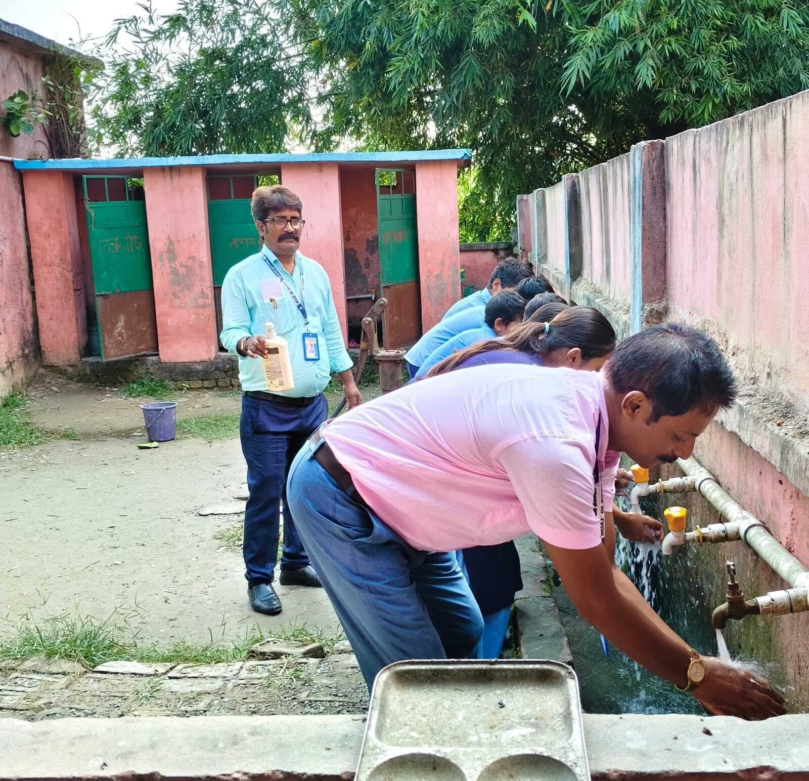 स्कूल में मनाया गया हाथ धुलाई दिवस