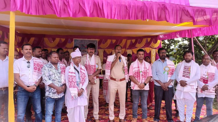 अम्मापकना में मना आइंद जतरा में कलाकारों ने बांधा समा