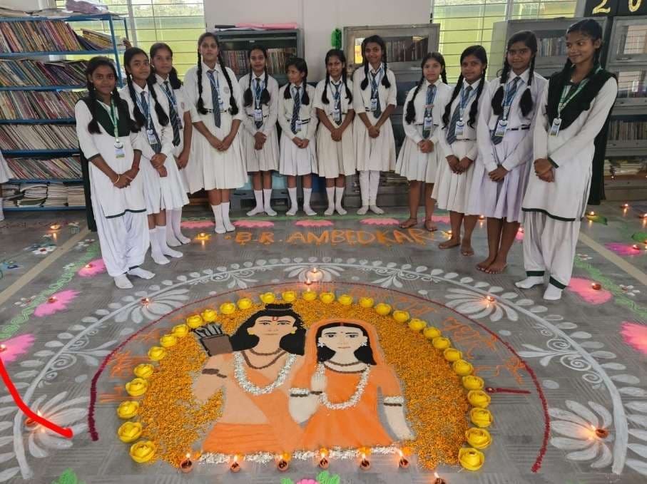 सिल्ली के स्कूल में रंगोली प्रतियोगिता का आयोजन