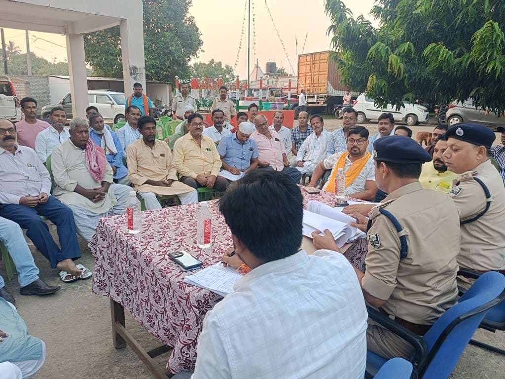 शांति व सौहार्दपूर्ण वातावरण में त्योहार मनाने की अपील