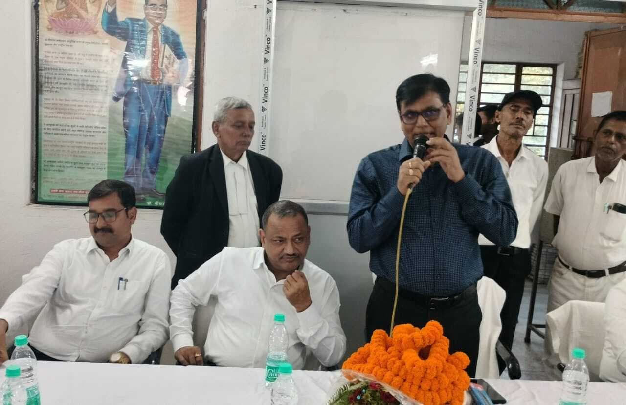 अपर जिला एवं सत्र न्यायाधीश-प्रथम को दी गयी विदाई