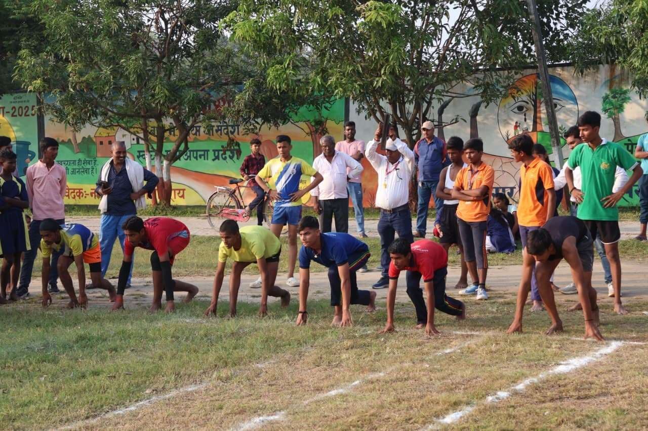 एक घंटा निकाल कर अपनी रुचि खेल को दें, तभी तन मन रहेगा स्वस्थ : डीएम