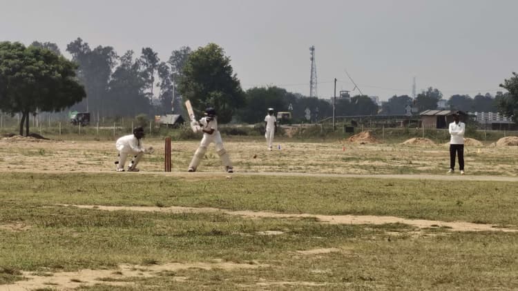 रोमांचक मुकाबले में बाढ़ ने आसनसोल को छह रनों से हराया