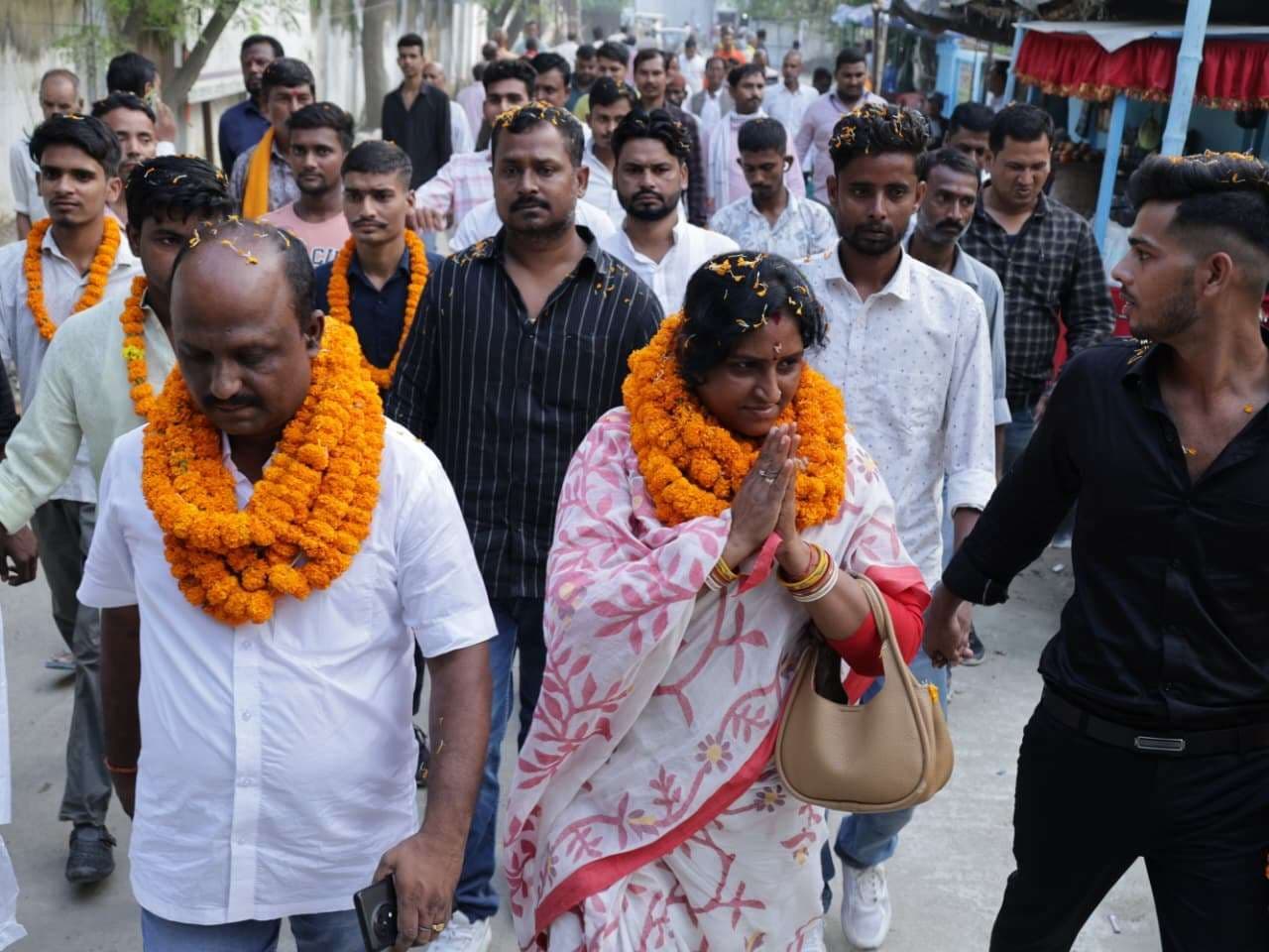 जयंती पटेल ने भरा नामांकन पर्चा