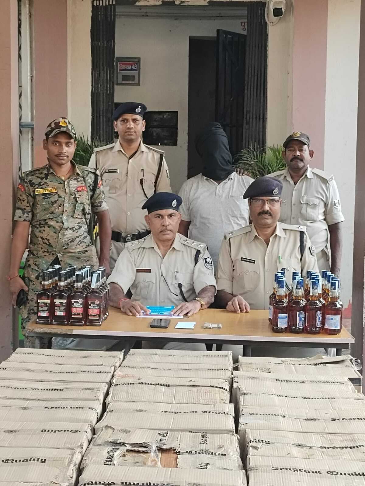 639 लीटर विदेशी शराब बरामद, धनबाद का तस्कर गिरफ्तार