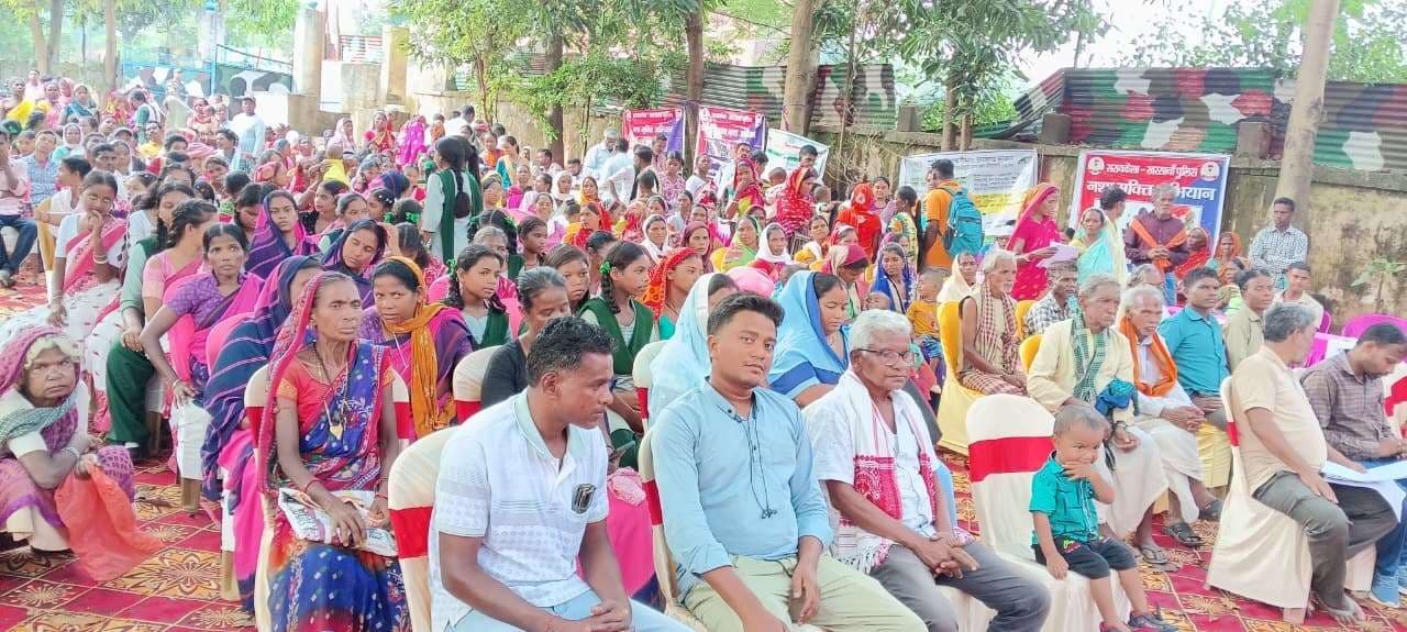 Seraikela Kharsawan News : अफीम की खेती युवाओं के भविष्य के लिए घातक, दूर रहें : उपायुक्त