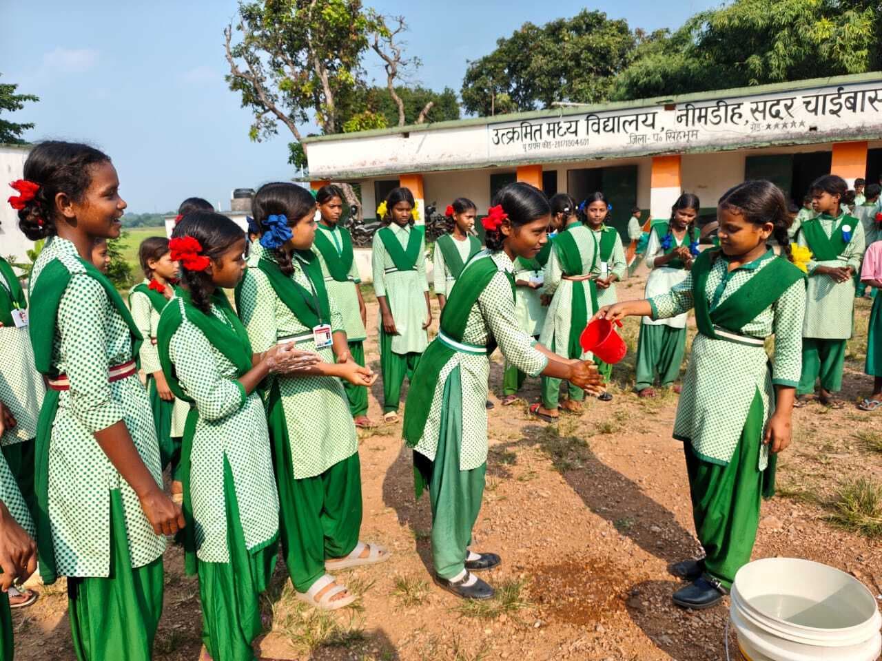 Chaibasa News : भोजन के पूर्व और शौच के बाद हाथ धोने का लिया संकल्प