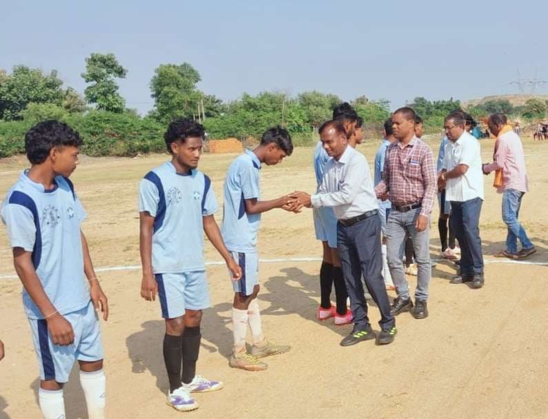 Bokaro News : कुशमांडो में पांच दिवसीय फुटबॉल टूर्नामेंट शुरू