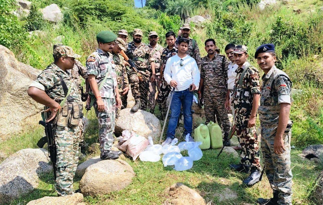 105 लीटर महुआ शराब जब्त,दो भट्ठी ध्वस्त