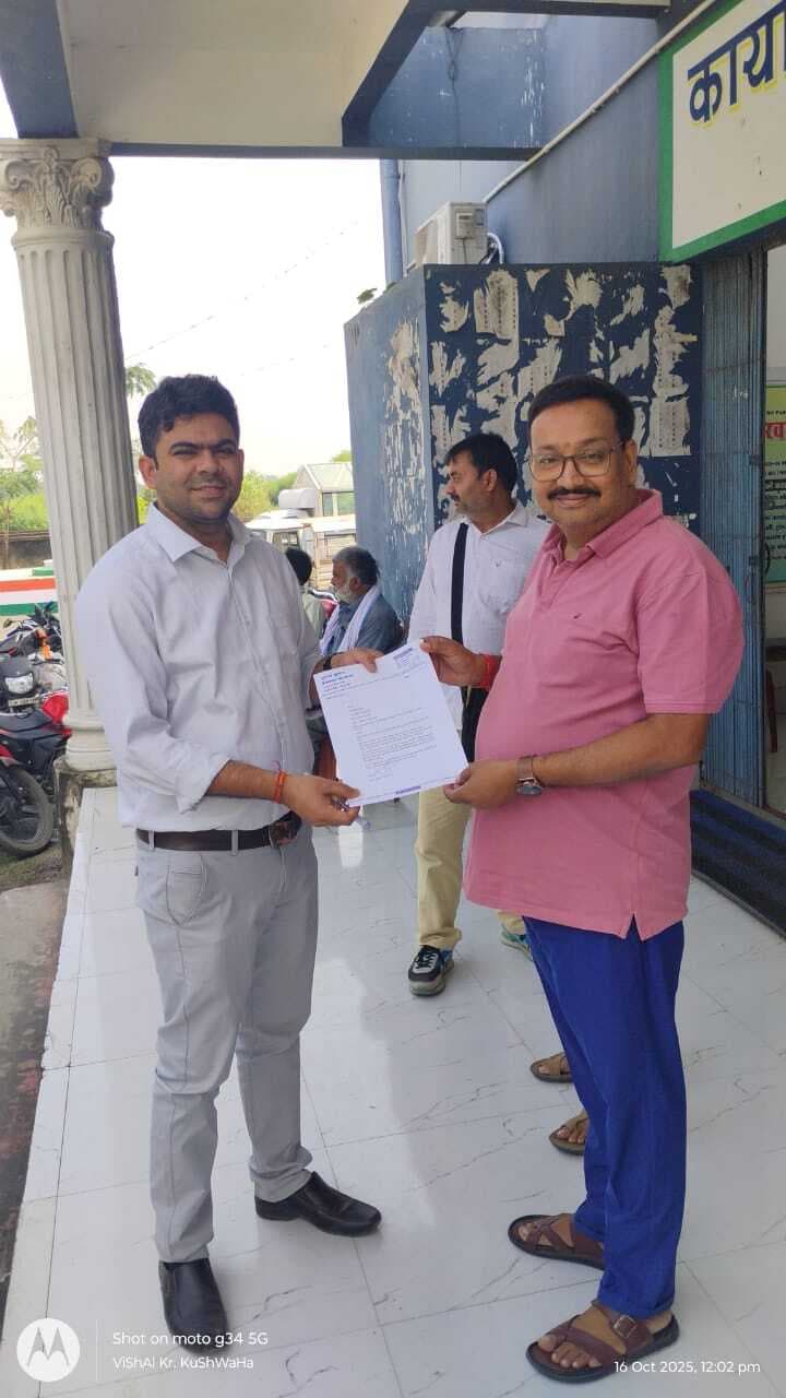 छठ घाटों की सफाई कराने की मांग