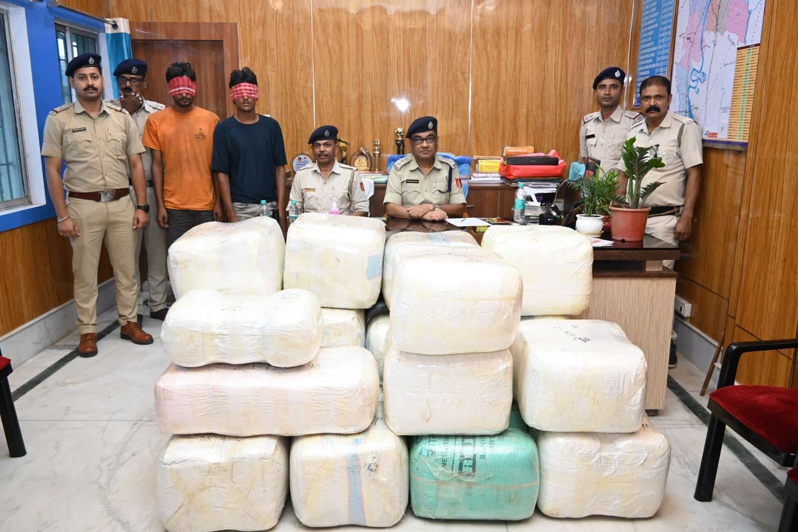 4.36 क्विंटल गांजा लदा ट्रक जब्त, हरियाणा के दो व्यक्ति गिरफ्तार