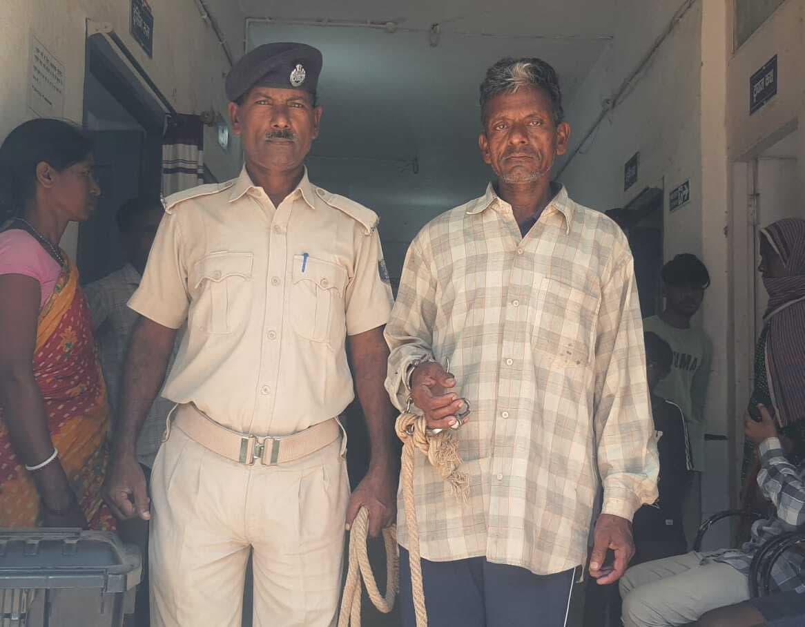 खिजुरिया गांव से लाल वारंटी को पुलिस ने किया गिरफ्तार