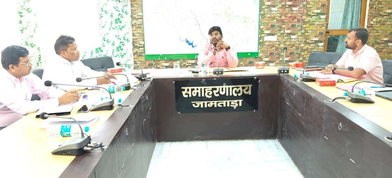 आवासीय विद्यालयों में बच्चियों की सुरक्षा का रखें ख्याल : डीसी