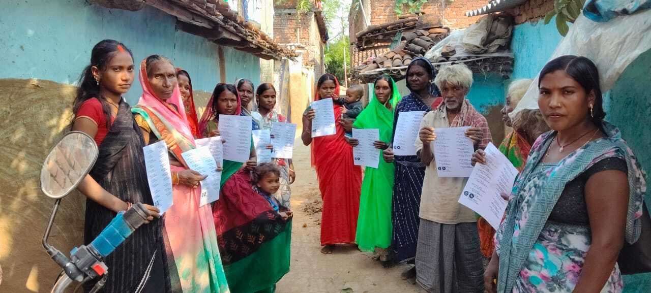 महादलित टोले में मतदान के प्रति किया जागरूक