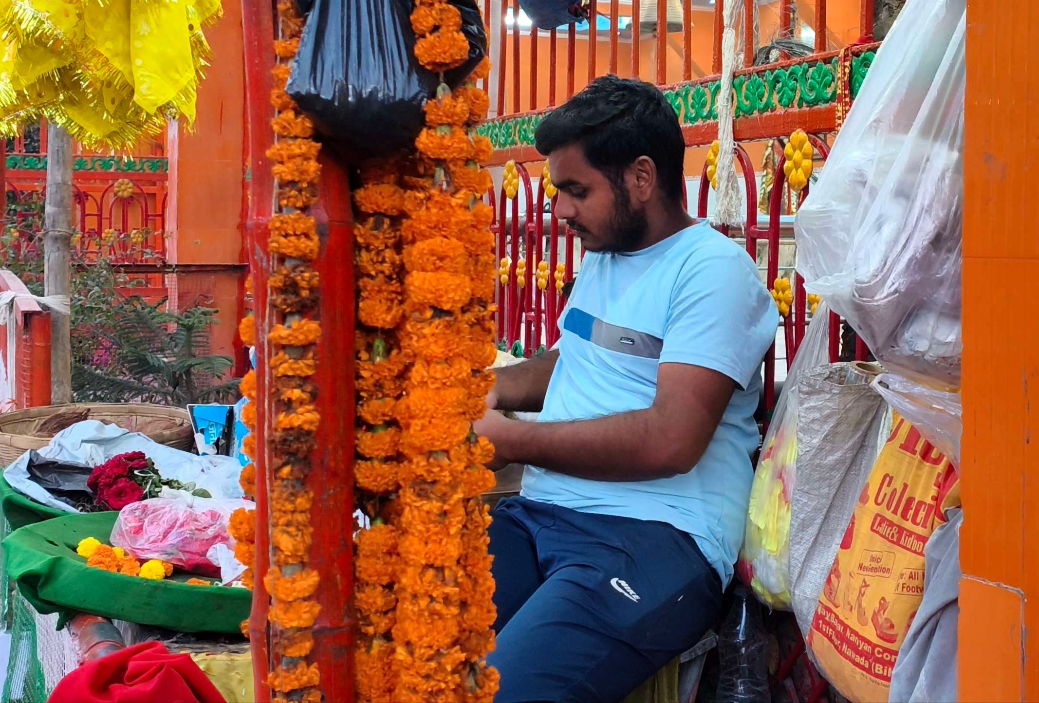 विधानसभा चुनाव की सरगर्मी से खिला गेंदे के फूलों का बाजार