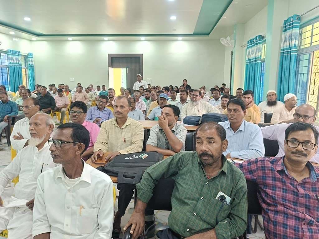 समीक्षा में बूथों पर मिली शिकायतों को दूर का निर्देश