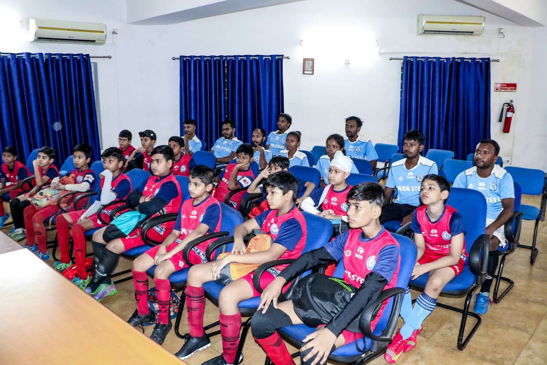 Soccer Safety Equipment Workshop For u10 footballers : अंडर-10 आयु वर्ग के फुटबॉलरों को मिली सेफ्टी इक्यूपमेंट की जानकारी