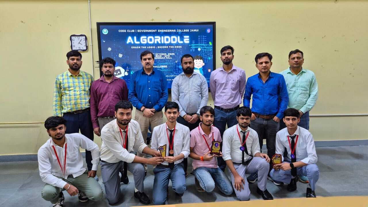 कोडिंग प्रतियोगिता में आशीष व किशन रहे अव्वल