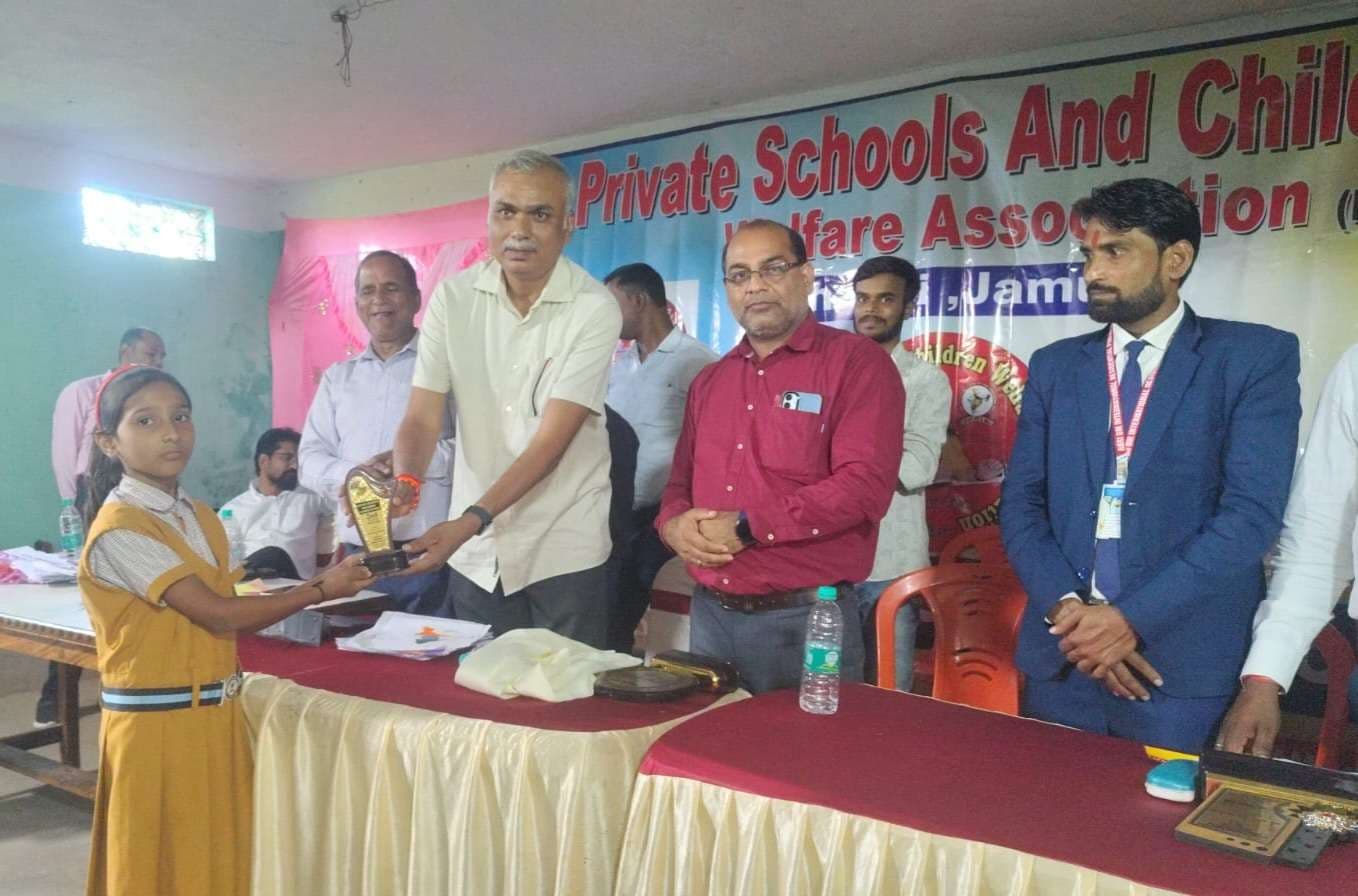 चित्रकला प्रतियोगिता के सफल प्रतिभागियों को किया गया सम्मानित