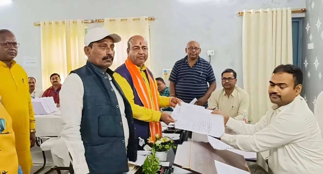 Madhubani News : खजौली से अरुण शंकर ने किया नामांकन