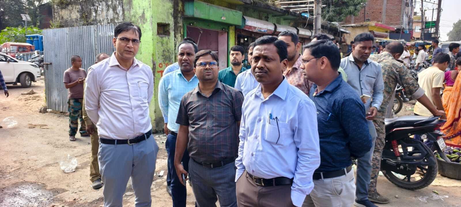 Giridih News :पुराने नगर निगम परिसर से मकतपुर सब्जी मार्केट में शिफ्ट की गयीं 22 दुकानें