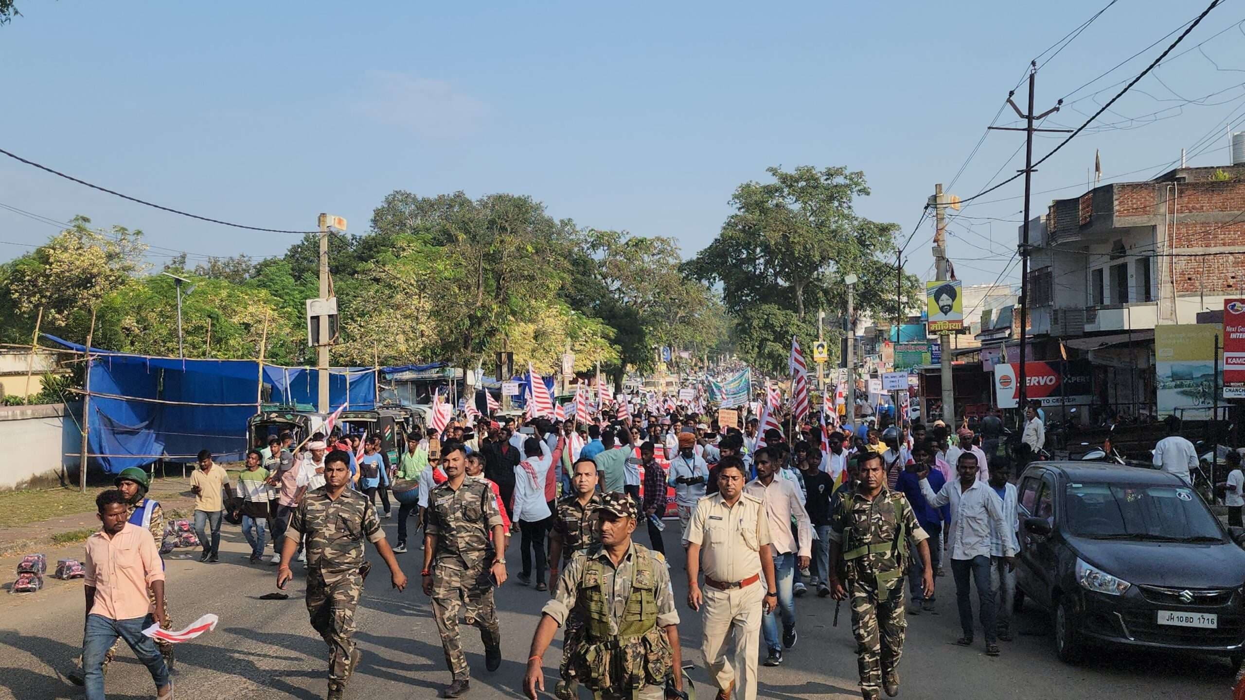 Giridih News :डुमरी में आदिवासी समाज ने निकाली जनाक्रोश रैली