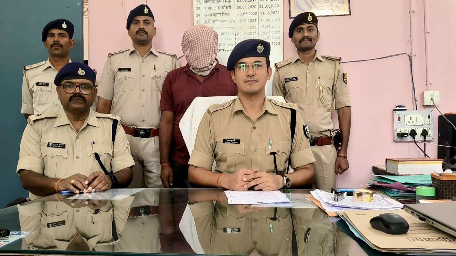 sasaram news : गिट्टी लदे ट्रक से 1334 लीटर शराब जब्त