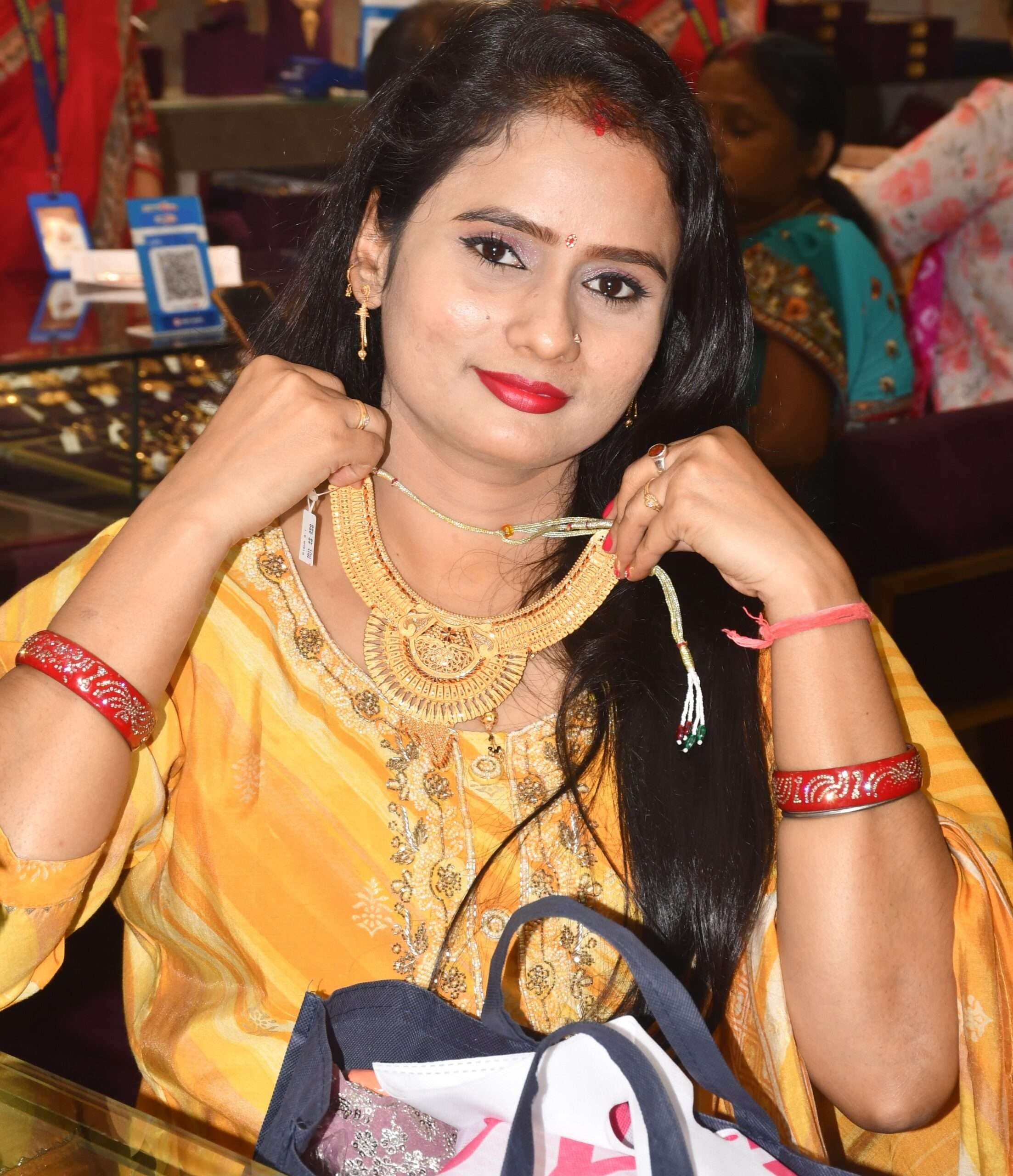 Bokaro news : दमक रहा सर्राफा बाजार, हल्के गहने व सिक्के की डिमांड