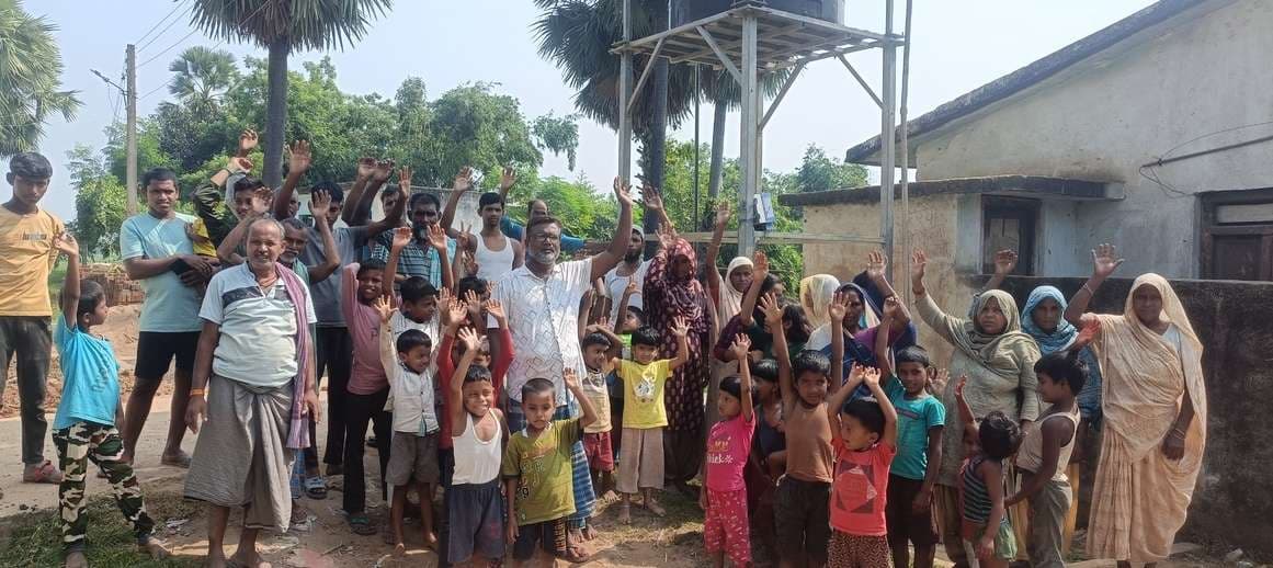 छह में से पांच सोलर जलमीनार खराब, पेयजल के लिए परेशान हैं ग्रामीण