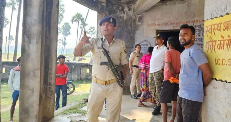 आंगनबाड़ी केंद्र से अज्ञात चोरों ने हजारों के सामान उड़ाये