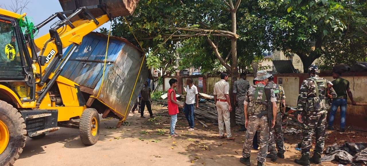 अतिक्रमण के खिलाफ चला अभियान