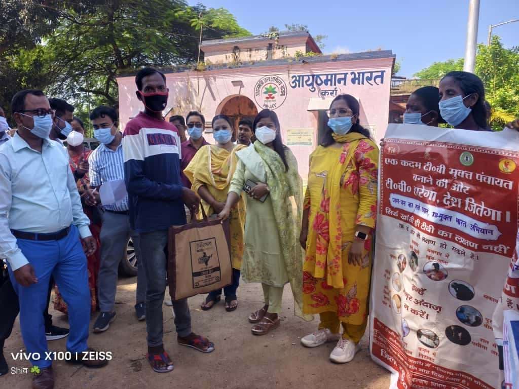 टीबी मरीजों को मिला पोषण युक्त फूड बेस्ट बास्केट