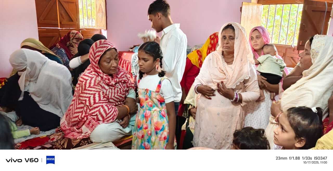 Motihari: शव आते ही गांव में मचा कोहराम, रो-रो कर बेहाल हुए परिजन